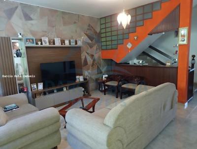 Sobrado para Venda, em , bairro , 3 dormit�rios, 3 banheiros, 1 su�te, 2 vagas